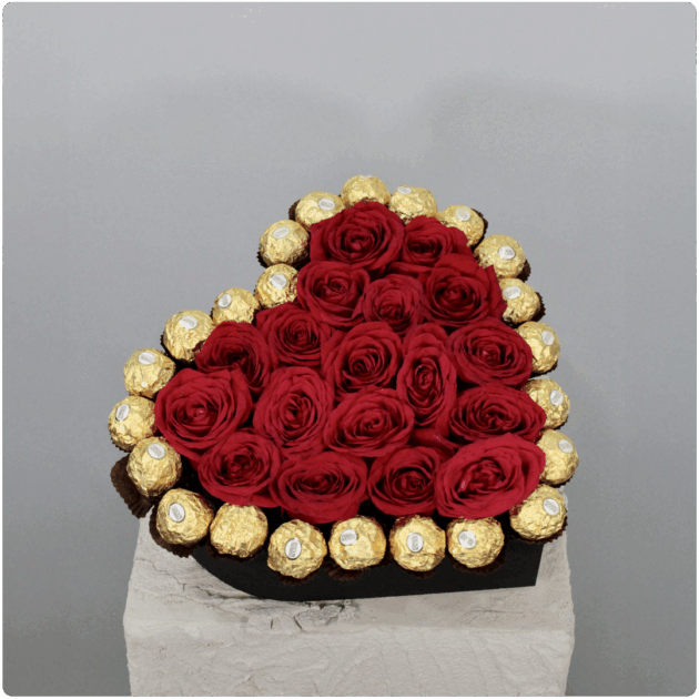 Arreglo de rosas y chocolates en forma de corazo_n con base de madera