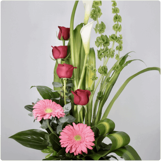 Arreglo de rosas, gerberas, alcatraz y follaje - Image 2