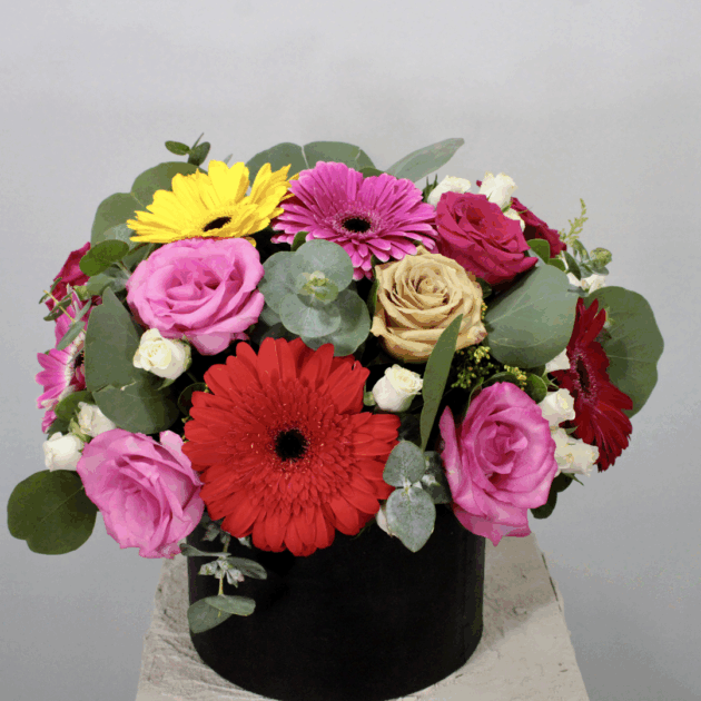 Arreglo floral de  rosas +  gerberas con base de madera - Image 2