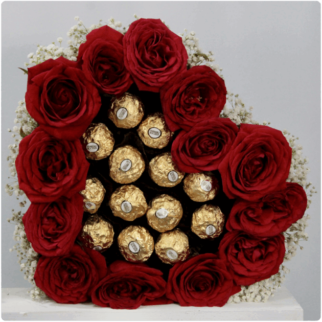 Arreglo LOVE de mini rosas rosas y chocolates - Image 2