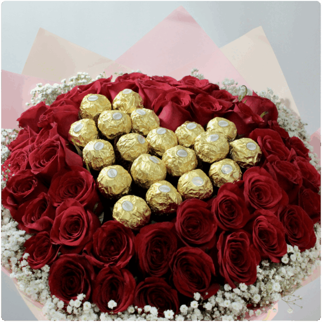 Bouquet de  rosas rojas con chocolate en medio en forma de corazo_n - Image 2
