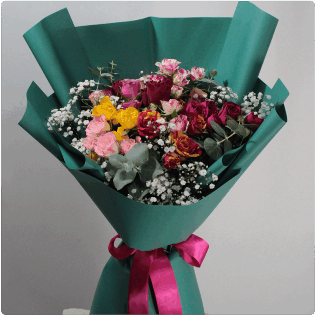 Bouquet de mini rosas en colores mixtas